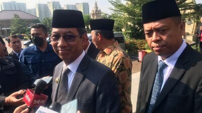 Penjabat (Pj) Gubernur DKI Jakarta Heru Budi Hartono saat ditemui di Taman Makam Pahlawan Kalibata, Jakarta Selatan, Rabu (19/6/2024).(KOMPAS.com/FIRDA JANATI) Artikel ini telah tayang di Kompas.com dengan judul "Bocoran Rencana Puncak HUT Ke-497 DKI Jakarta, Ada Acara Hiburan Rakyat di Monas", Klik untuk baca: https://megapolitan.kompas.com/read/2024/06/19/10134791/bocoran-rencana-puncak-hut-ke-497-dki-jakarta-ada-acara-hiburan-rakyat-di. Kompascom+ baca berita tanpa iklan: https://kmp.im/plus6 Download aplikasi: https://kmp.im/app6