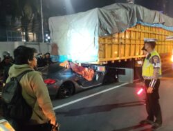 Sopir Truk Tabrak Porshe Satu Diantaranya Meninggal Dunia