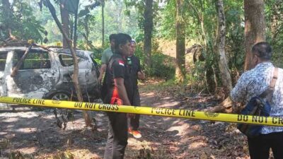 Satreskrim Polresta Pati menggelar olah TKP di lokasi amuk massa di Desa Sumbersoko, Kecamatan Sukolilo, Kabupaten Pati, Jawa Tengah, Jumat (7/6/2024).(DOKUMEN POLRESTA PATI) Artikel ini telah tayang di Kompas.com dengan judul "Diteriaki Maling, Bos Rental Mobil Asal Jakarta Tewas, 3 Temannya Luka Parah Diamuk Massa di Pati", Klik untuk baca: https://regional.kompas.com/read/2024/06/07/221757978/diteriaki-maling-bos-rental-mobil-asal-jakarta-tewas-3-temannya-luka-parah?page=all. Kompascom+ baca berita tanpa iklan: https://kmp.im/plus6 Download aplikasi: https://kmp.im/app6