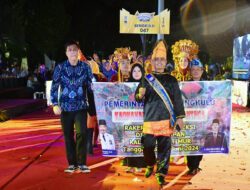 Pakaian Adat Bengkulu Jadikan Pusat Perhatian Karnaval Budaya APEKSI 2024 di Balikpapan