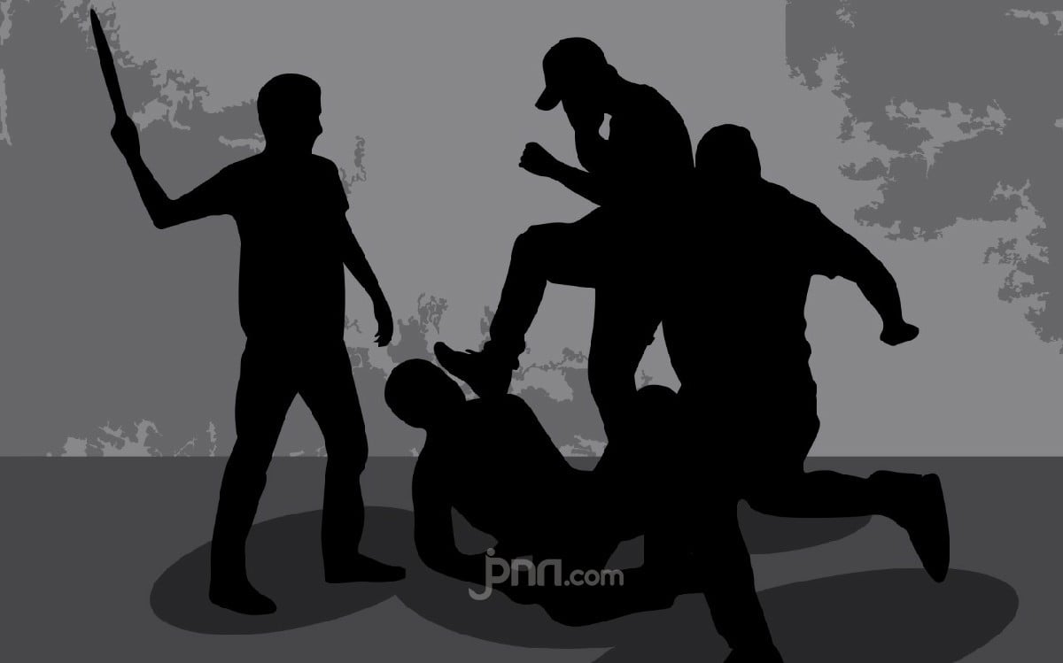 Ilustrasi kasus pengeroyokan. Ilustrator: dokumen JPNN.com Artikel ini telah tayang di JPNN.com dengan judul "Seorang Remaja di Kudus Tewas Dikeroyok, Polisi Bergerak", https://www.jpnn.com/news/seorang-remaja-di-kudus-tewas-dikeroyok-polisi-bergerak