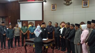 Gubernur bengkulu rohidin mersyah pamit mencalonkan diri kembali di Pemilihan Gubernur (Pilgub) Bengkulu 2024 mendatang.