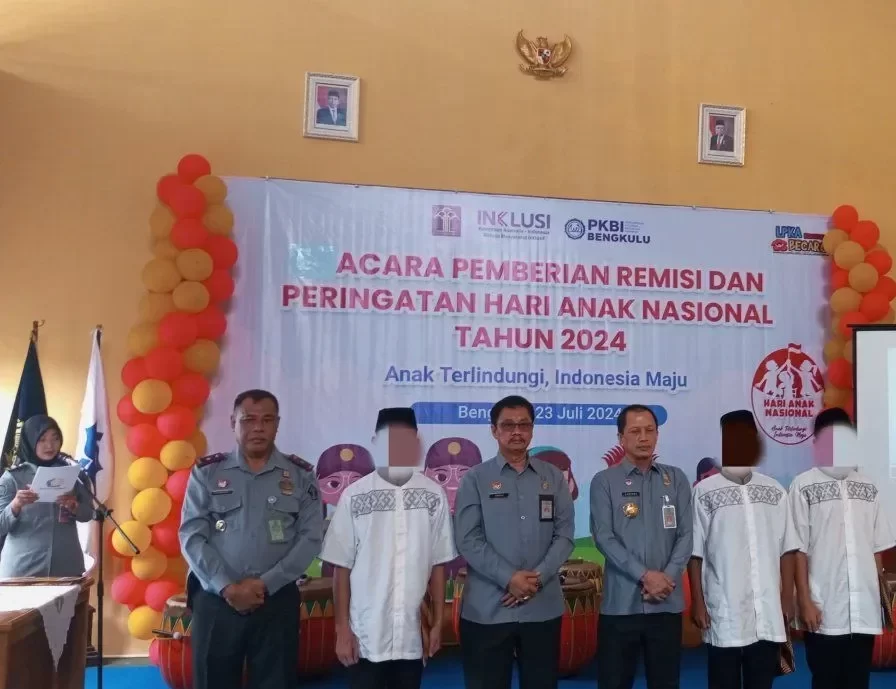 Tiga anak binaan dinyatakan bebas usai menerima remisi dalam memperingati hari anak nasional
