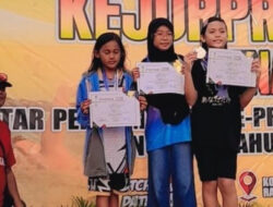 Harumkan Sekolah Siswi MIN 2 Kota Bengkulu Torehkan Prestasi bawa Medali Emas pada Kejurprov Renang