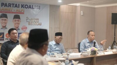 Pasangan Bupati dan Wakil Bupati Banyuasin Slamet dan Alfi saat rapat bersama koalisi 6 partai pendukung