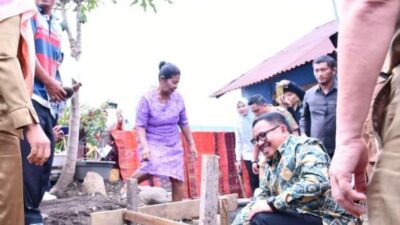Pemerintah kota bengkulu berikan bantuan kepada warga berupa 23 rumah tak layak huni