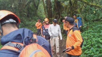 Pendaki Gunung Kerinci asal Bengkulu, dievakuasi TIM SAR karena mengalami hipotermia