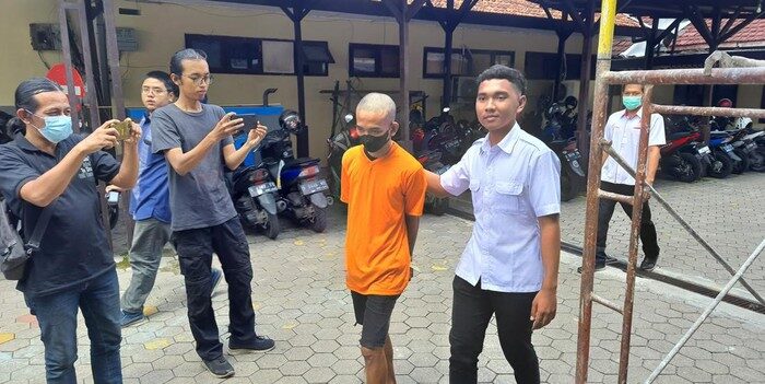 Dion penjual temannya untuk threesome di Kota Mojokerto