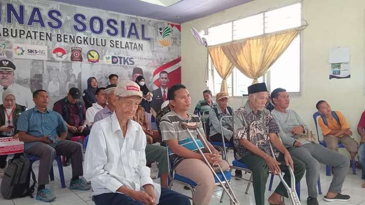 Pemerintah Bengkulu Selatan berikan bantuan penyandang disabilitas kaki dan tangan palsu