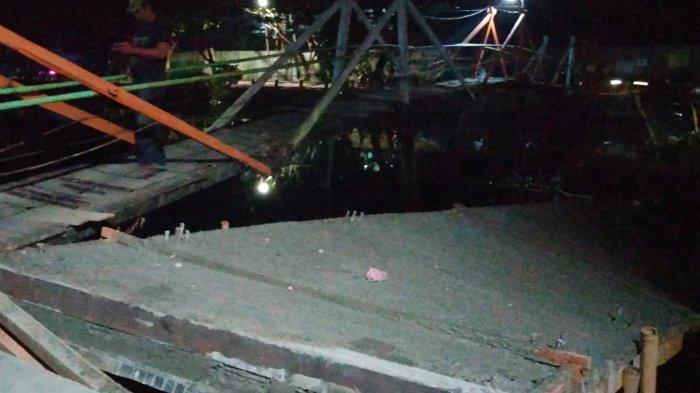 Jembatan Kanal Pampang Makassar sepanjang 30 meter dan lebar 2 meter yang ambruk