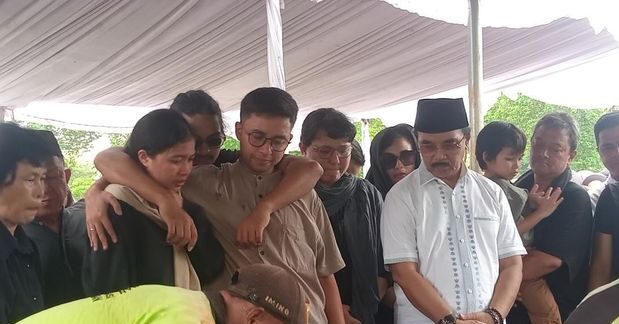 Pemakaman Dina Mariana