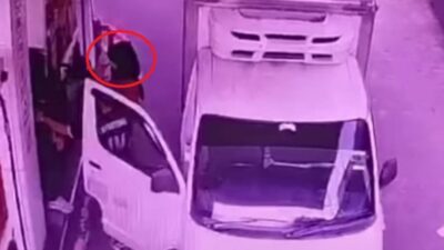 Karyawati SPBU ditampar pria pengendara motor yang viral di Bandung.