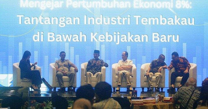 Federasi Serikat Pekerja Rokok Tembakau Makanan dan Minuman Serikat Pekerja Seluruh Indonesia (FPS RTMM SPSI) menilai aturan tersebut memicu gelombang pemutusan hubungan kerja (PHK)