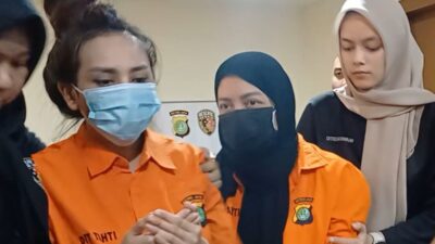 Polda Metro Jaya menangkap Ria Agustina (33), pemilik klinik kecantikan bernama Ria Beauty yang beroperasi di Malang, Jawa Timur, dan Kuningan, Jakarta Selatan.