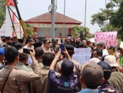 Gelar Aksi, Massa Tuntut Kejelasan Utang Pemkab Seluma